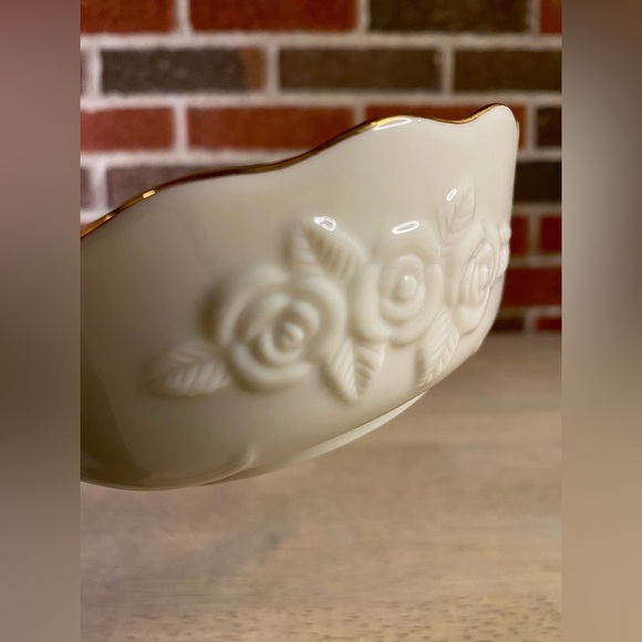 Vintage Lenox Rose Blossom Bowl Cream‎ Gold Trim Fine China Scalloped - Picture 11 of 11